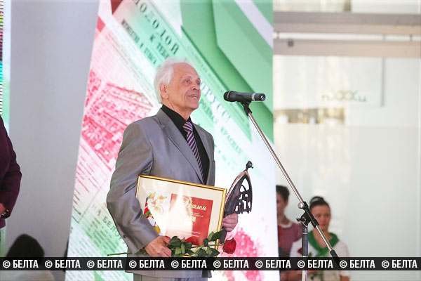 Уладзiмiр Лiпскi атрымаў спецыяльную ўзнагароду «Залатой лiцеры»